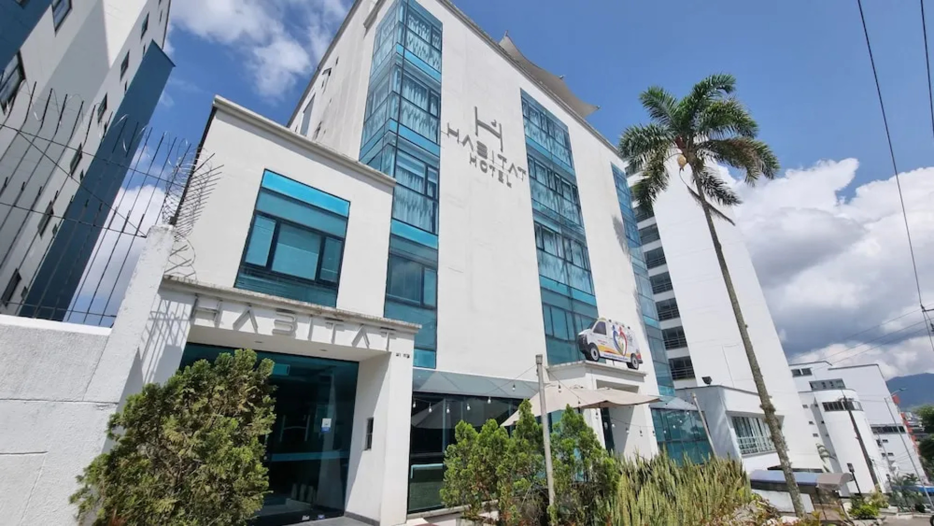 Hábitat Suites Hotel