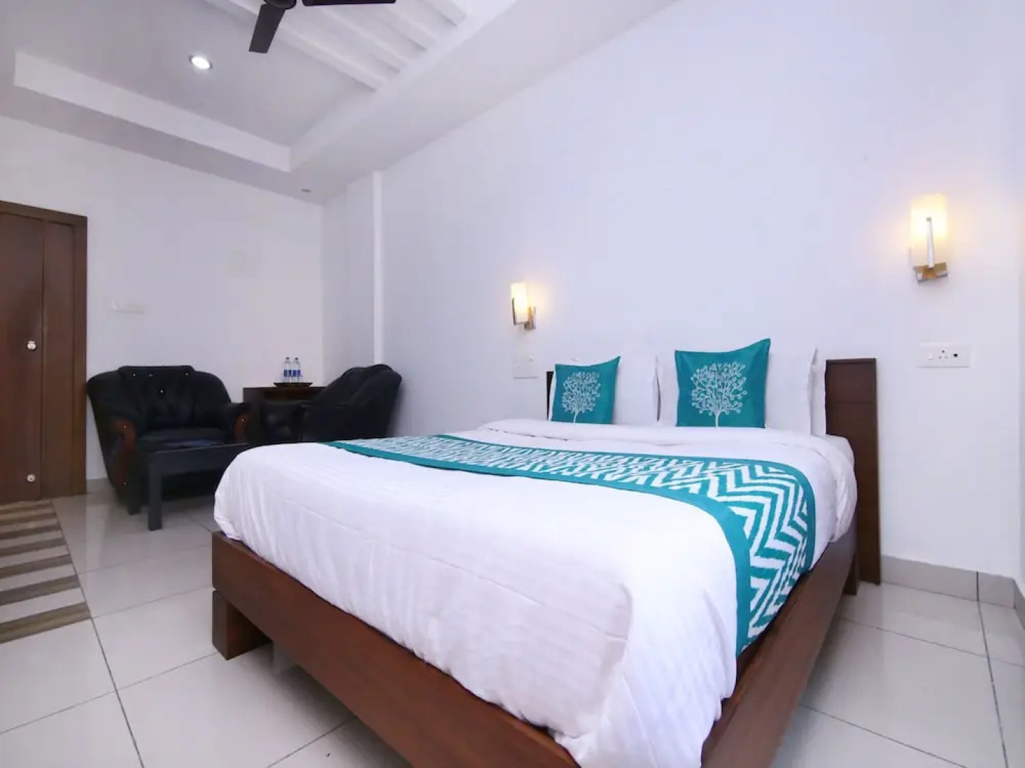 OYO 11374 Hotel Pearl View Residency