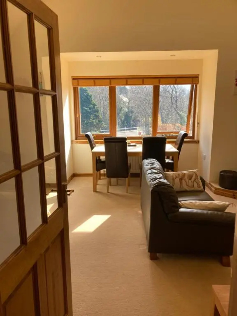 Springbank Apartment - Sleeps 4 - Pet Friendly