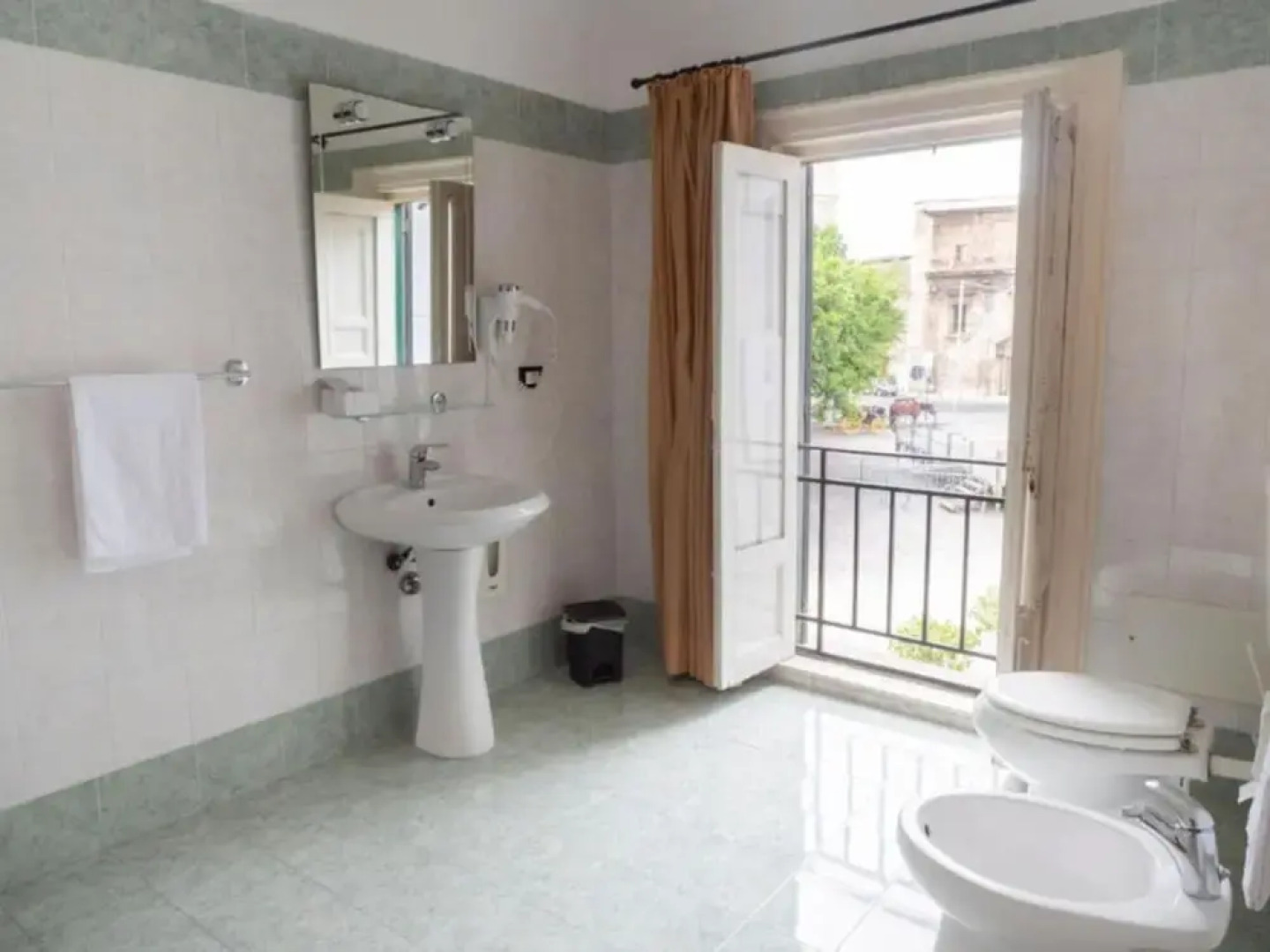 Kalamarina Rooms B&B