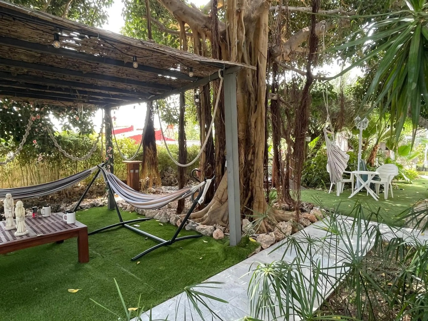 Habitación con cama extra doble más sofa cama apta hasta para 4 personas con baño privado