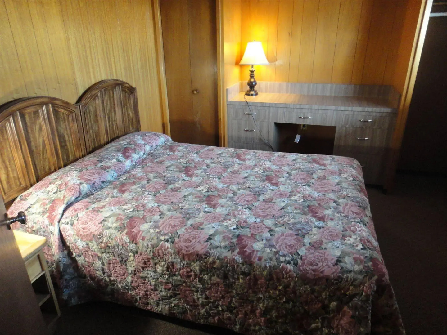 Airport Inn Motel & RV Park