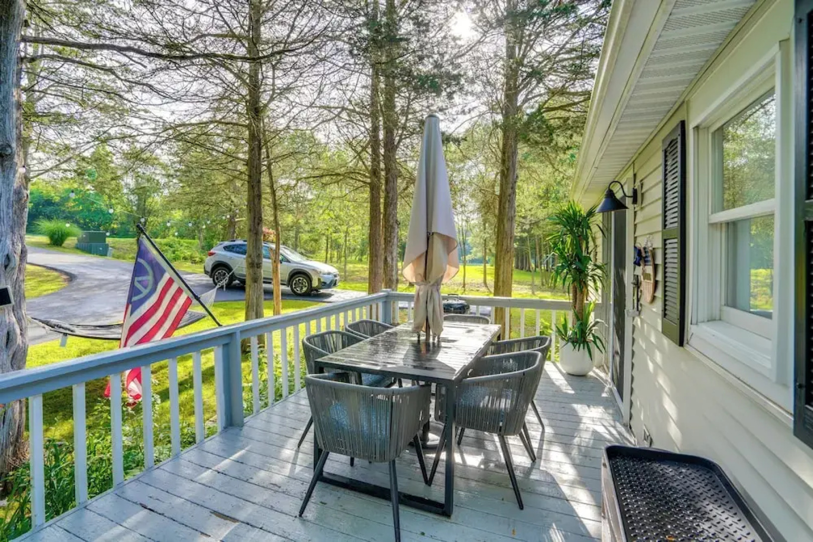 Fire Pit, Deck & Water Views: Athens Home!