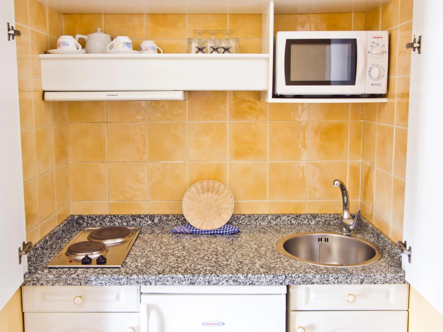 RF Astoria - Only Adults