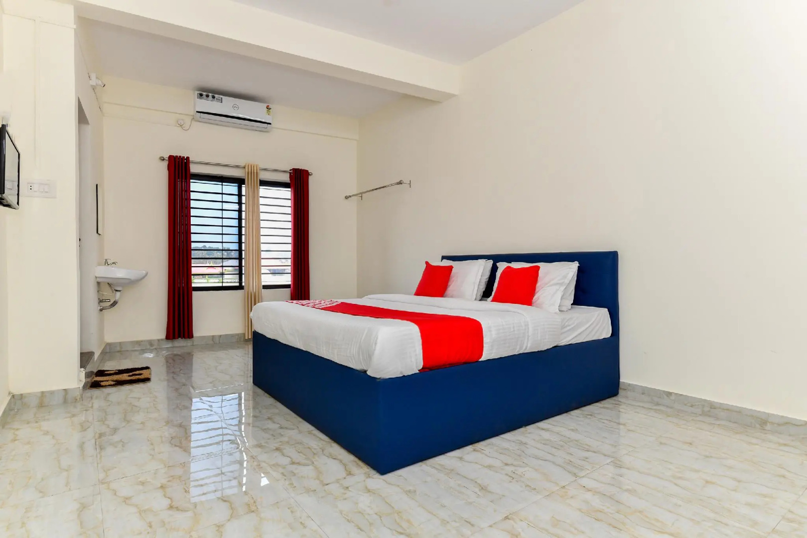 SilverKey Executive Stays 65165 Athani Residency