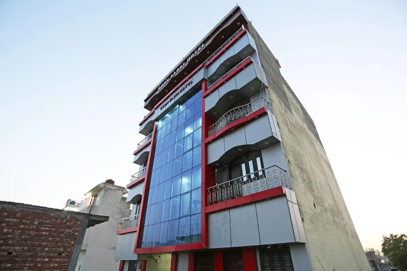 SPOT ON 37780 Hotel Doon Sabri