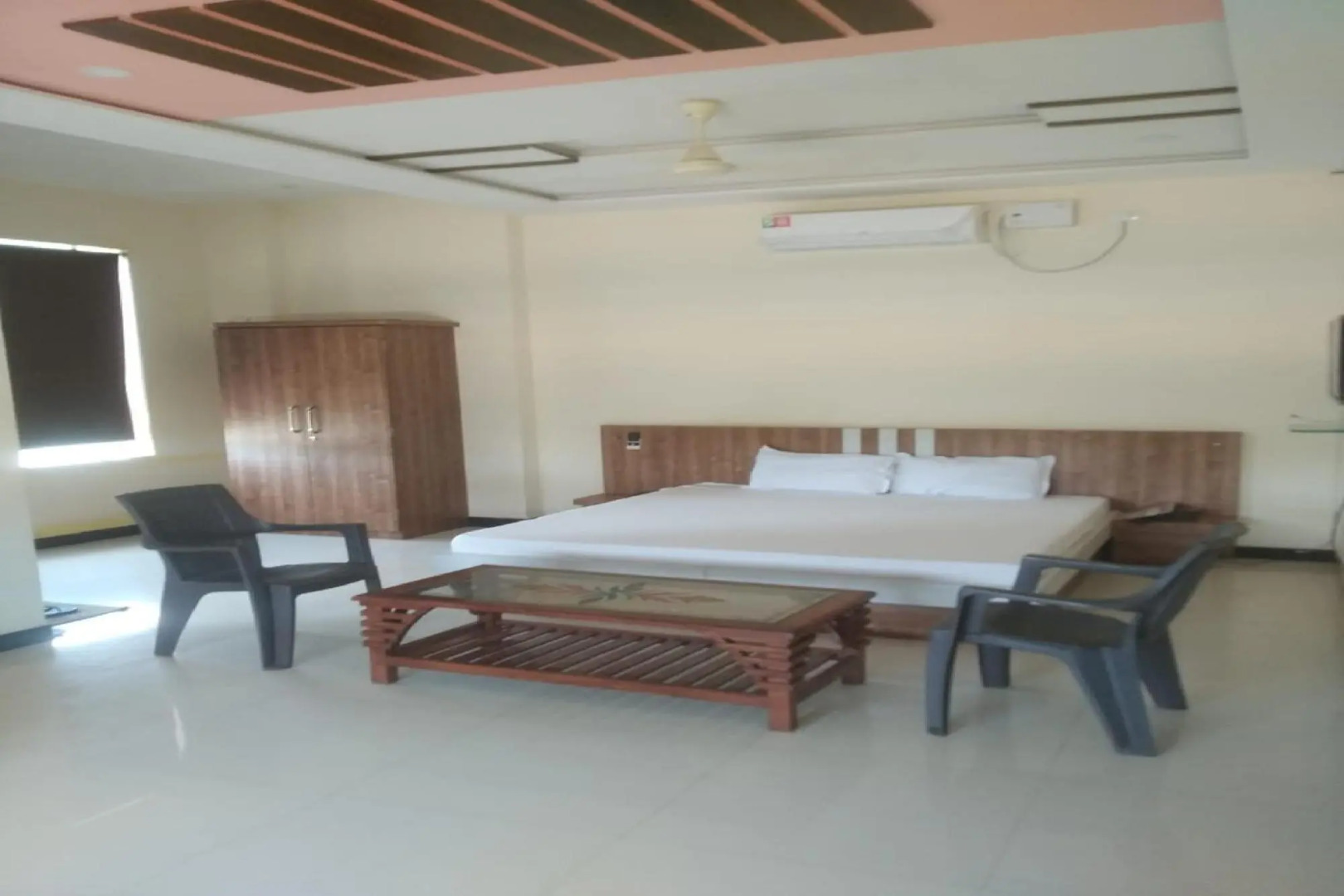 Capital O 82220 Athitya Resort