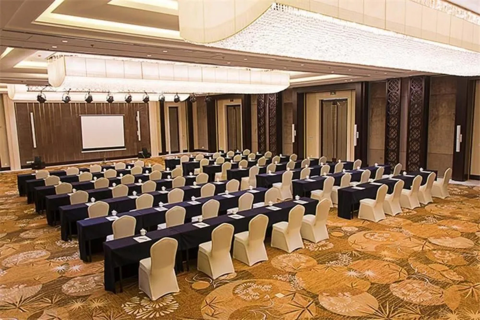 Howard Johnson Hotel