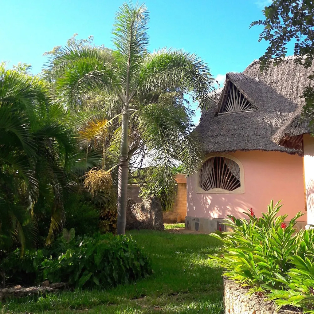 Tiwani Sunset, a Little Piece of Eden