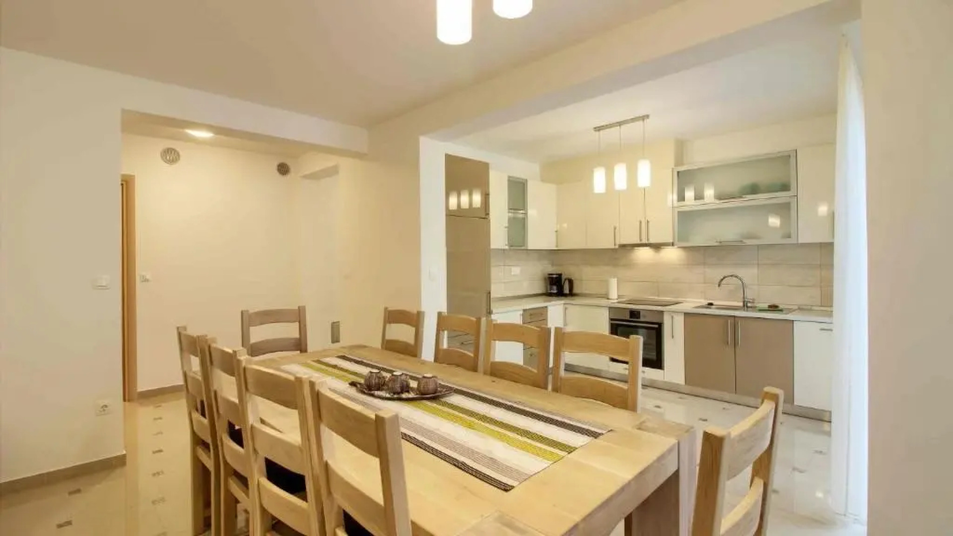 Luxury Vila compelx Aurora-Mar with 2 pools and 8 bedrooms, 200m from the beach