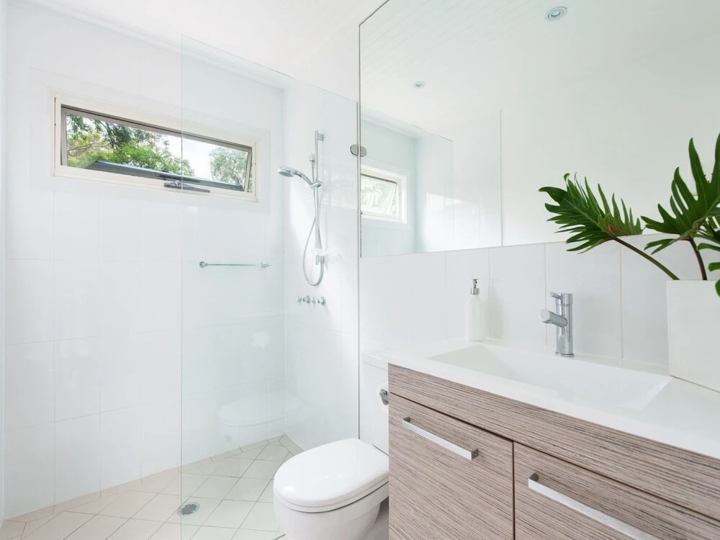 Soldiers Point Road, 82, The Sanctuary, Soldiers Point