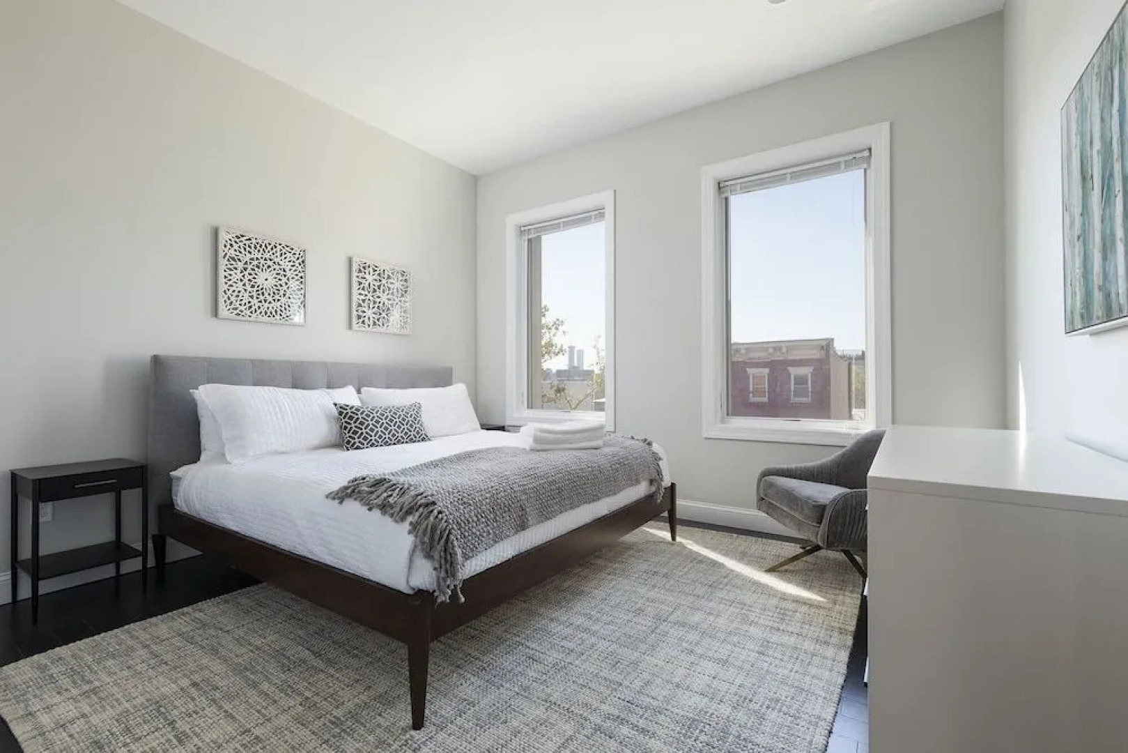 Huge Stylish 3 BR Loft Cobblestone St Next to NYC