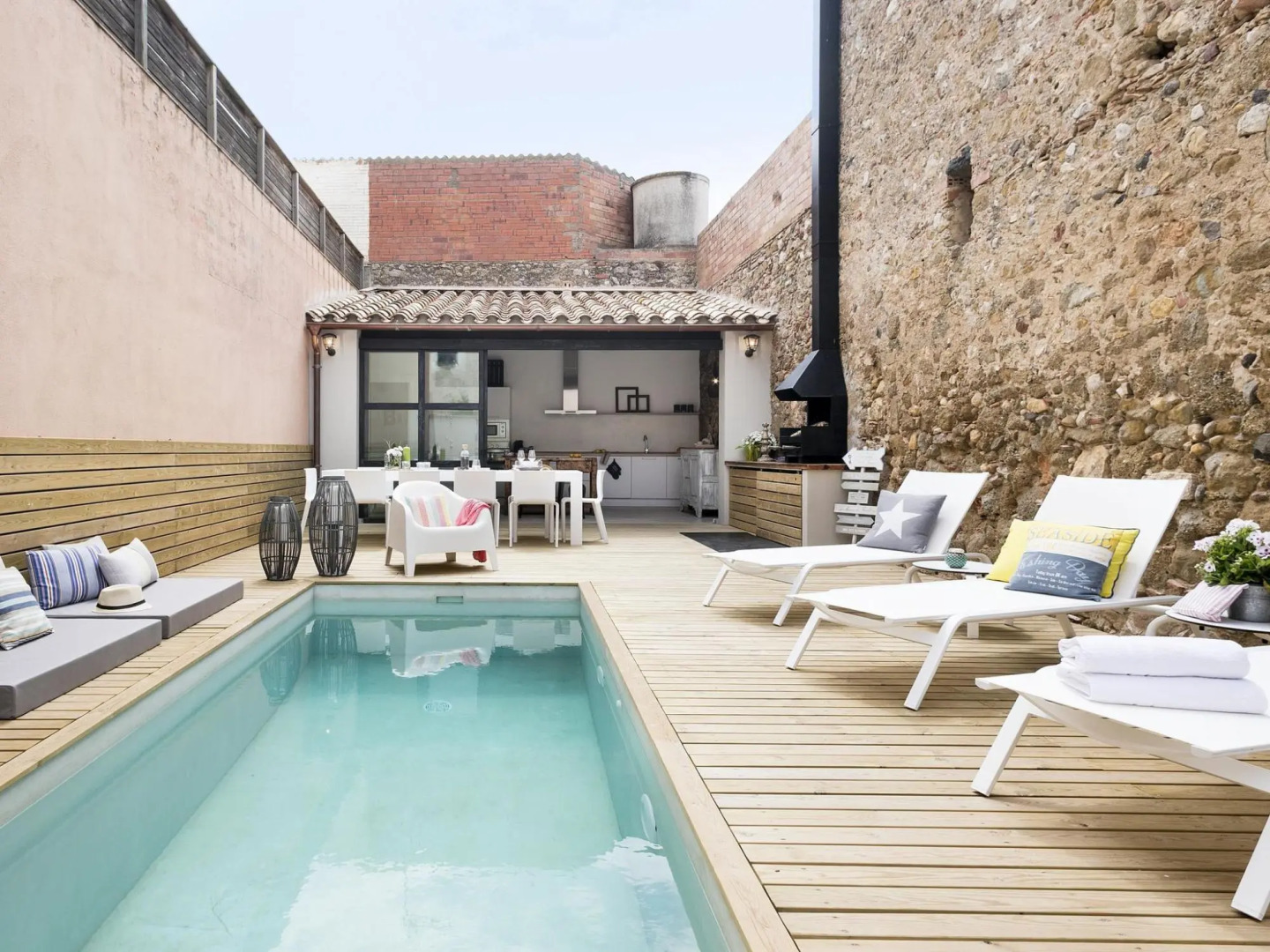 Luxurious Traditional Catalan House With Pool in Marenya, Costa Brava-empordà