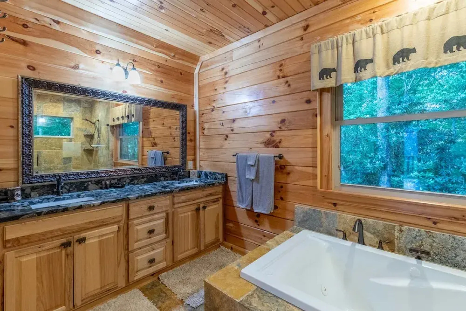 Luxury 4200 Sqft Log Cabin on 50 Acres Sleeps 16
