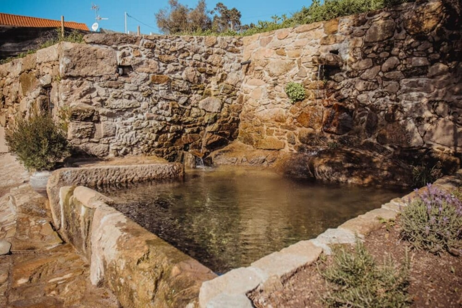 Bungalow com Piscina,valença Izibookings