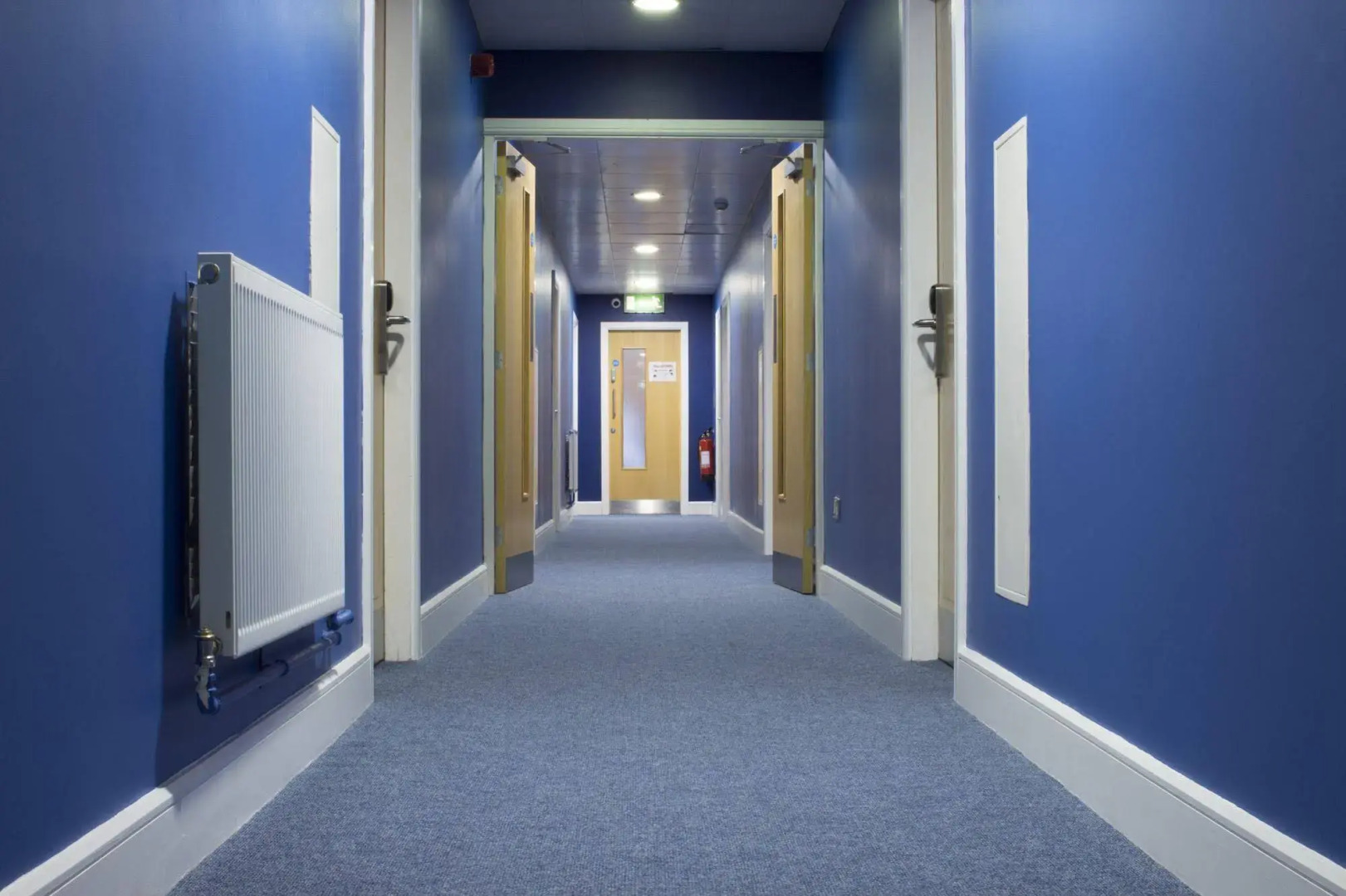 Snoozles Tourist Hostel