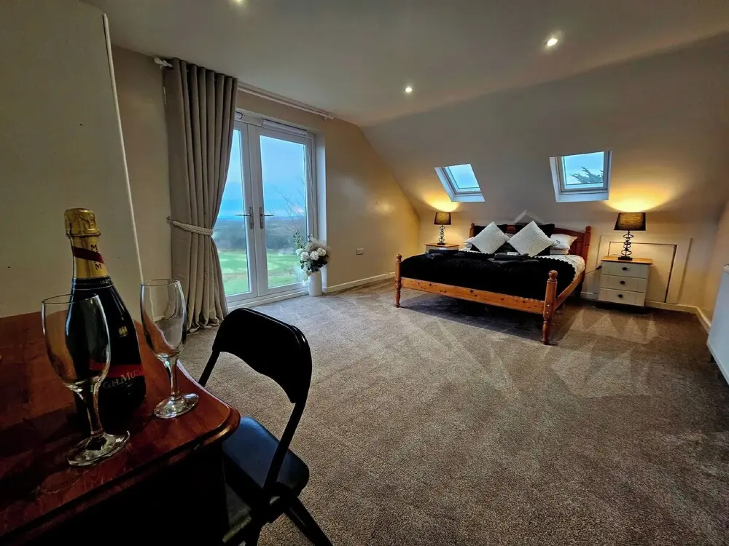 Seaside Bliss Retreat - 5 Bedroom House