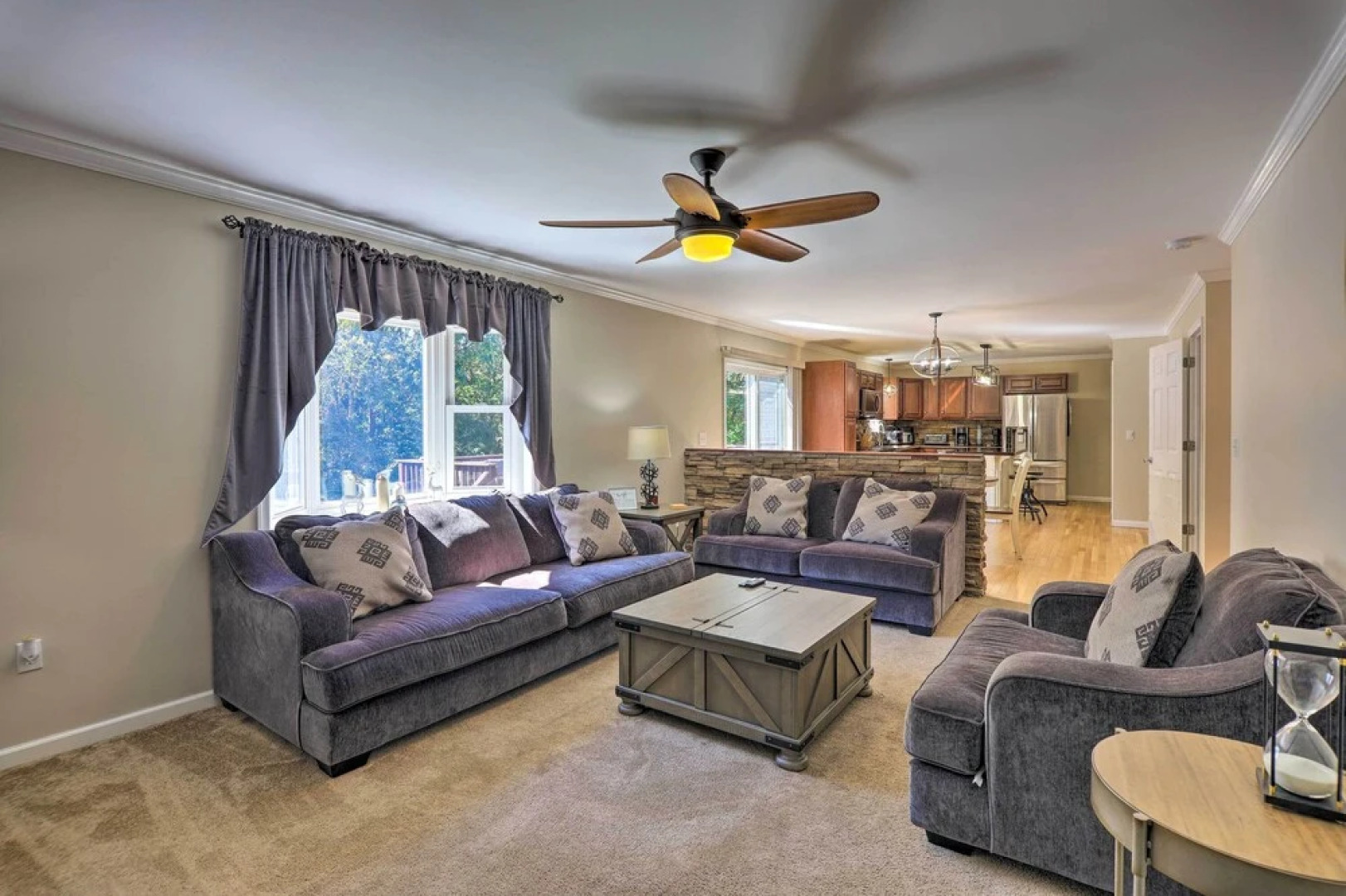 Poconos Escape w/ Hot Tub & Fire Pit