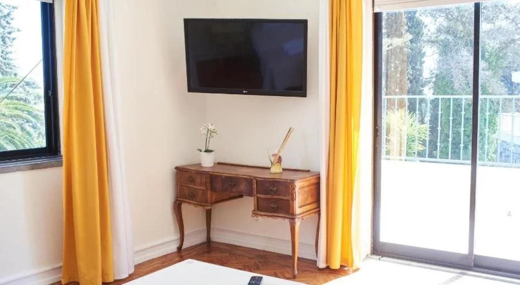 Cascais Cool Hostel Suites & Pool