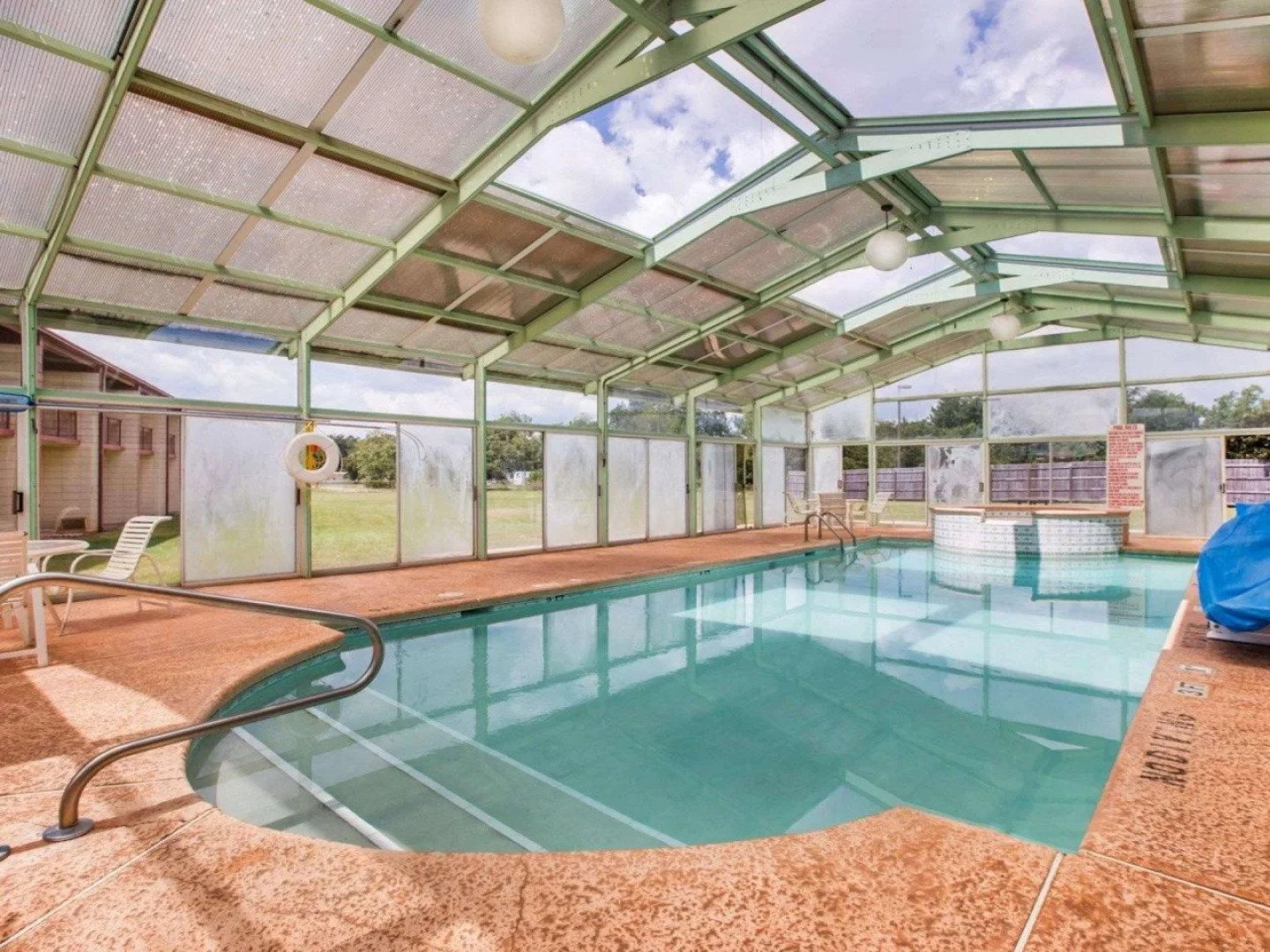 Perry Inn & Suites By Capital O National Fairground GA I 75