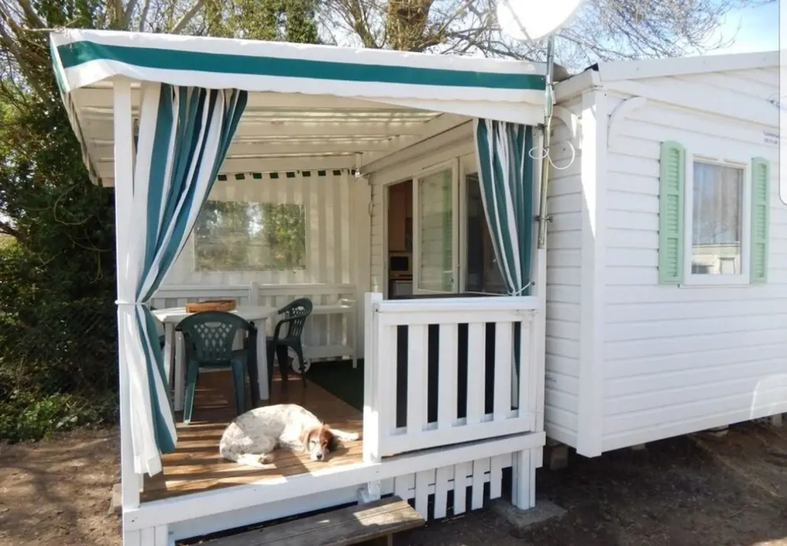 Bungalow With one Bedroom in Meschers-sur-gironde, With Pool Access, Furnished Garden and Wifi