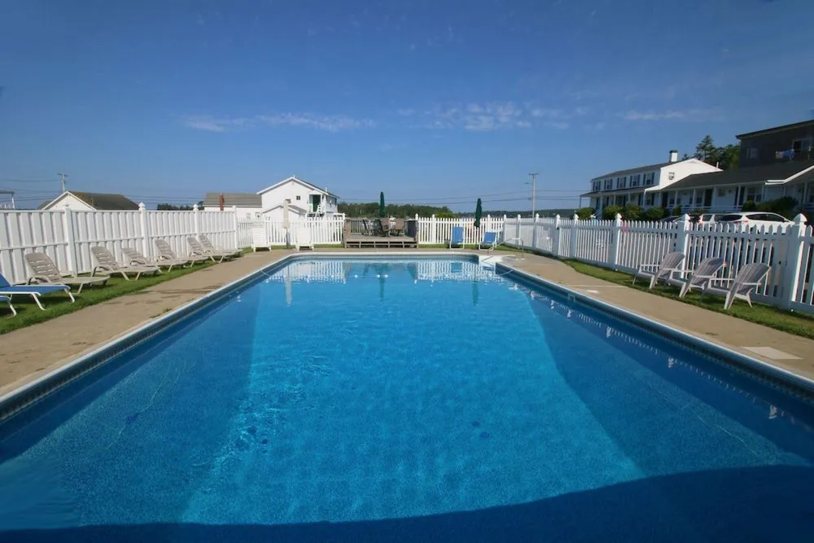 Bluebird Ocean Point Inn