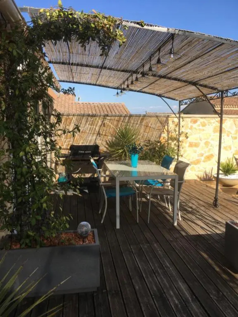 Appartement duplex meublé avec vue sur piscine