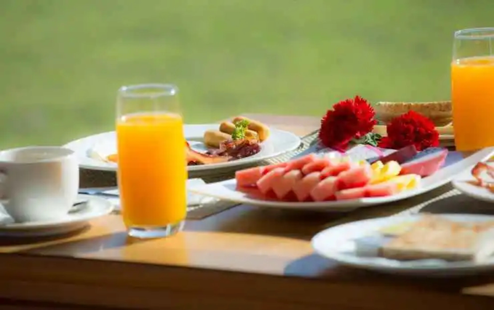 Le Menara Khao Lak beachfront Villa & Resort