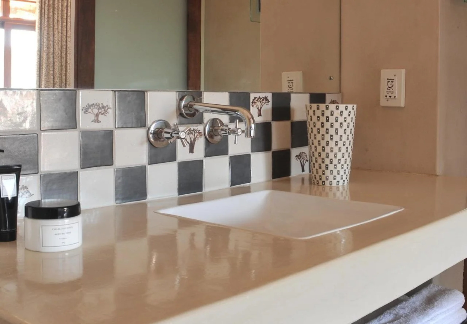 Casterbridge Hollow Boutique Hotel