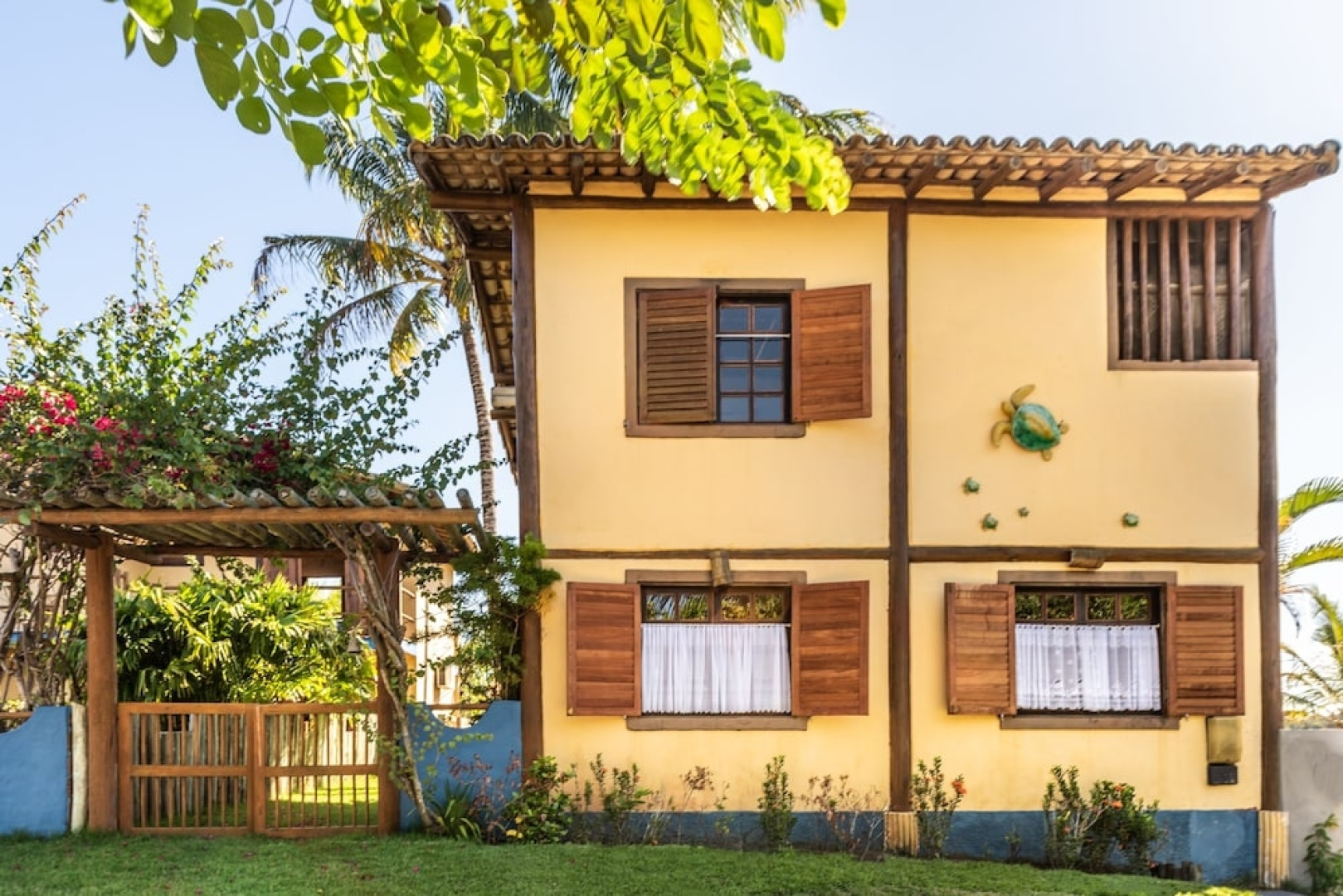 Em condomínio fechado com segurança: Vila do Outeiro