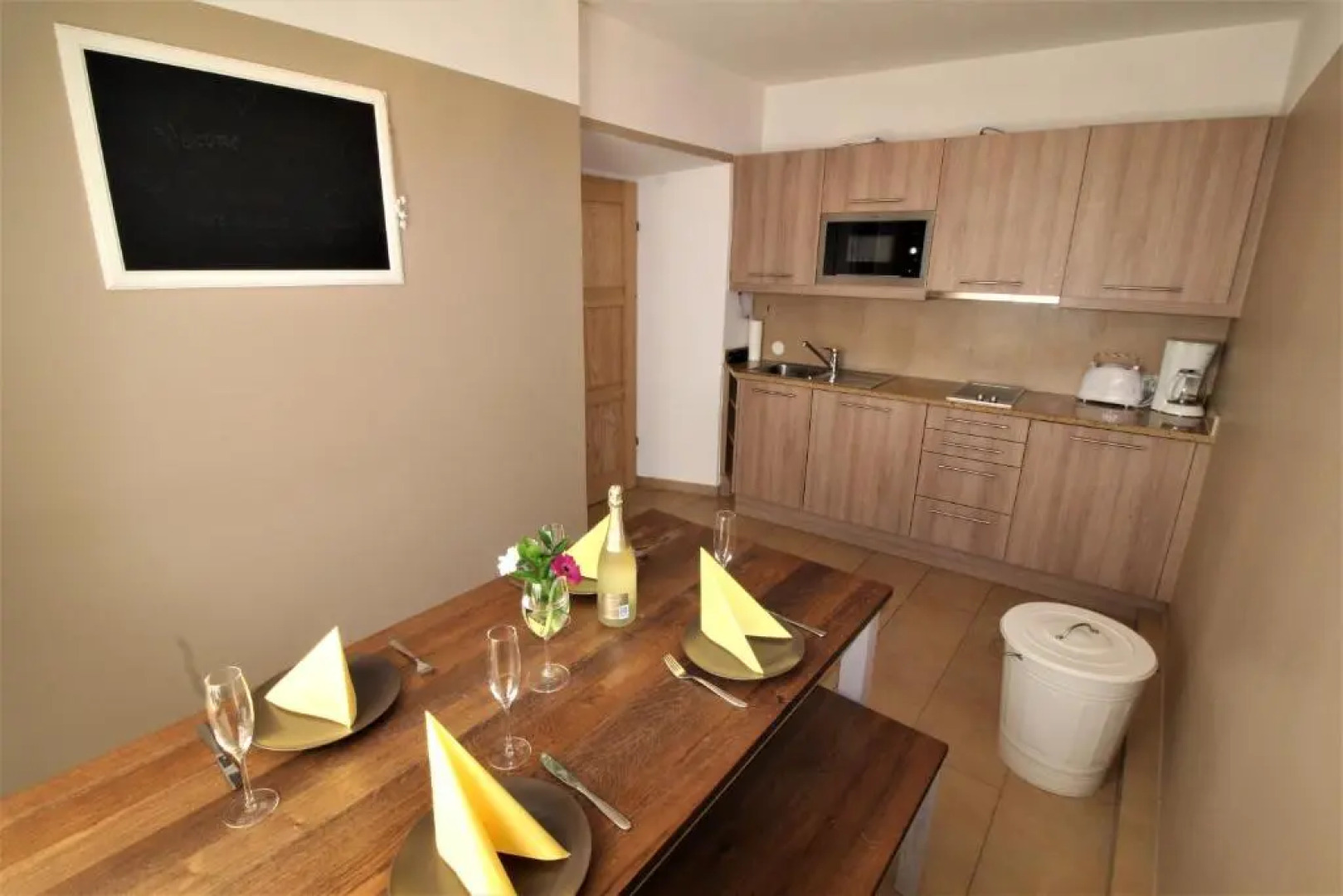 Apartment Glockenspiel by Apartment Managers