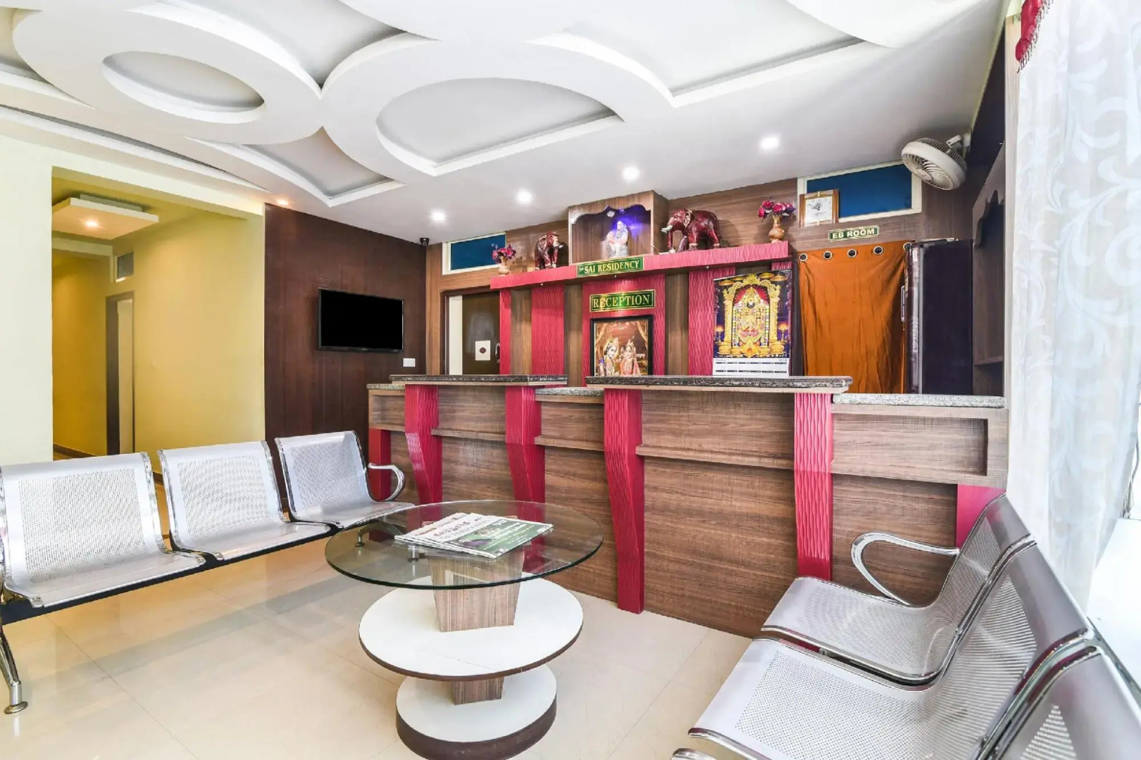 Oyo 36425 Sri Sai Residency