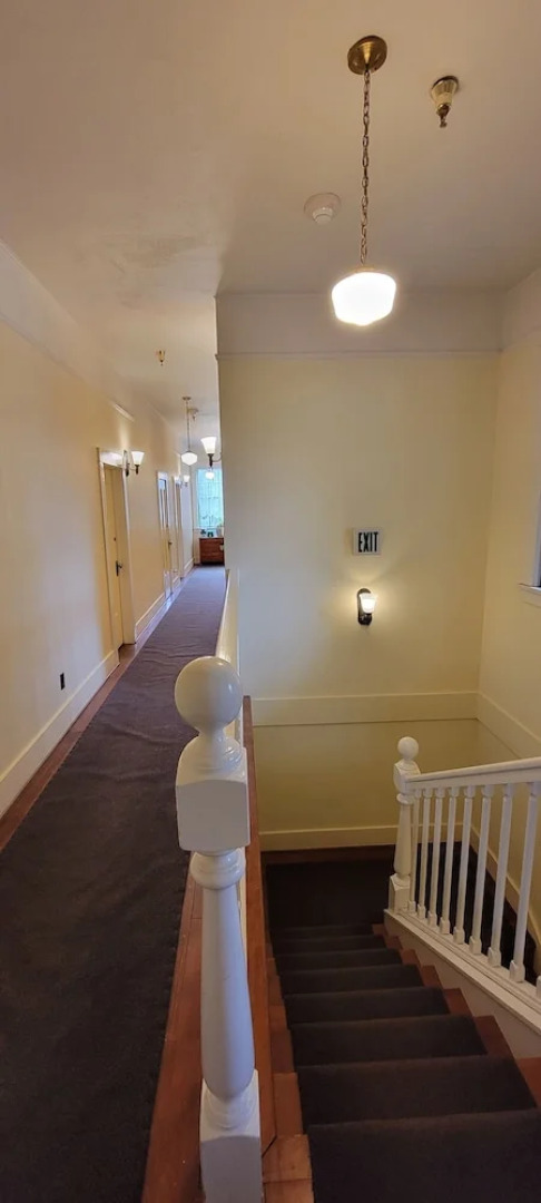 Wolf Creek Inn & Tavern