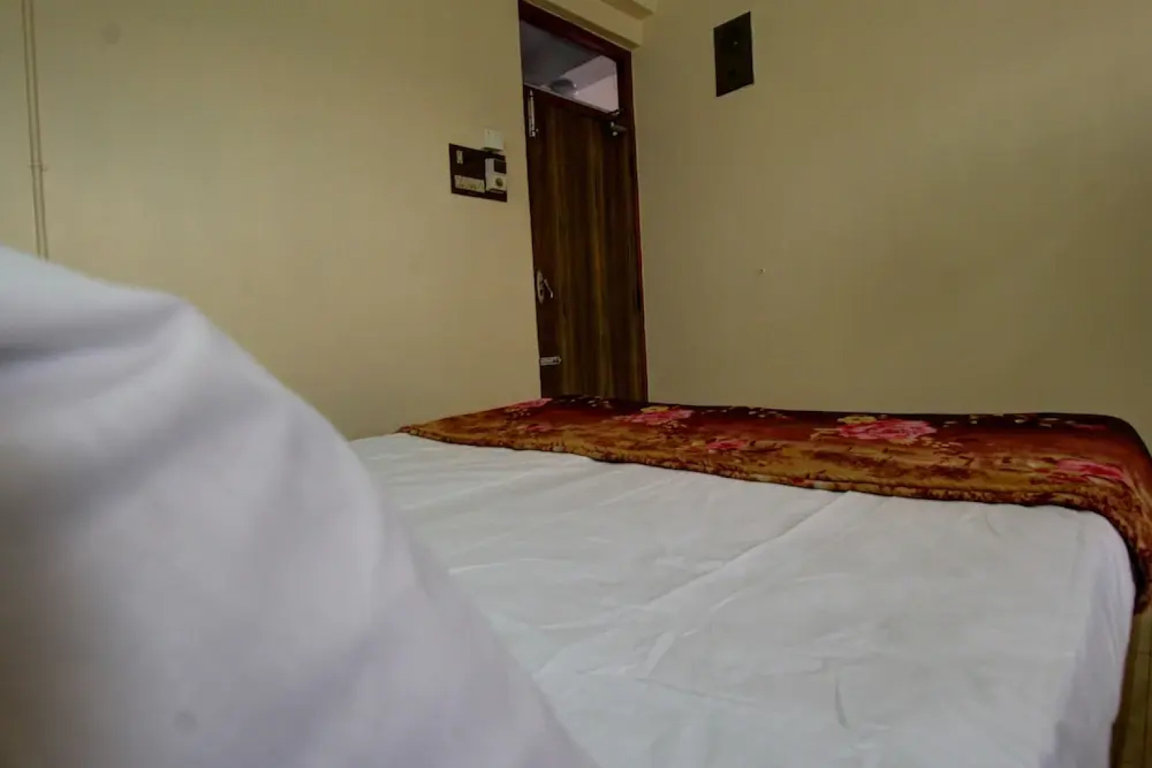 Hotel Navaratna Deluxe by OYO Rooms