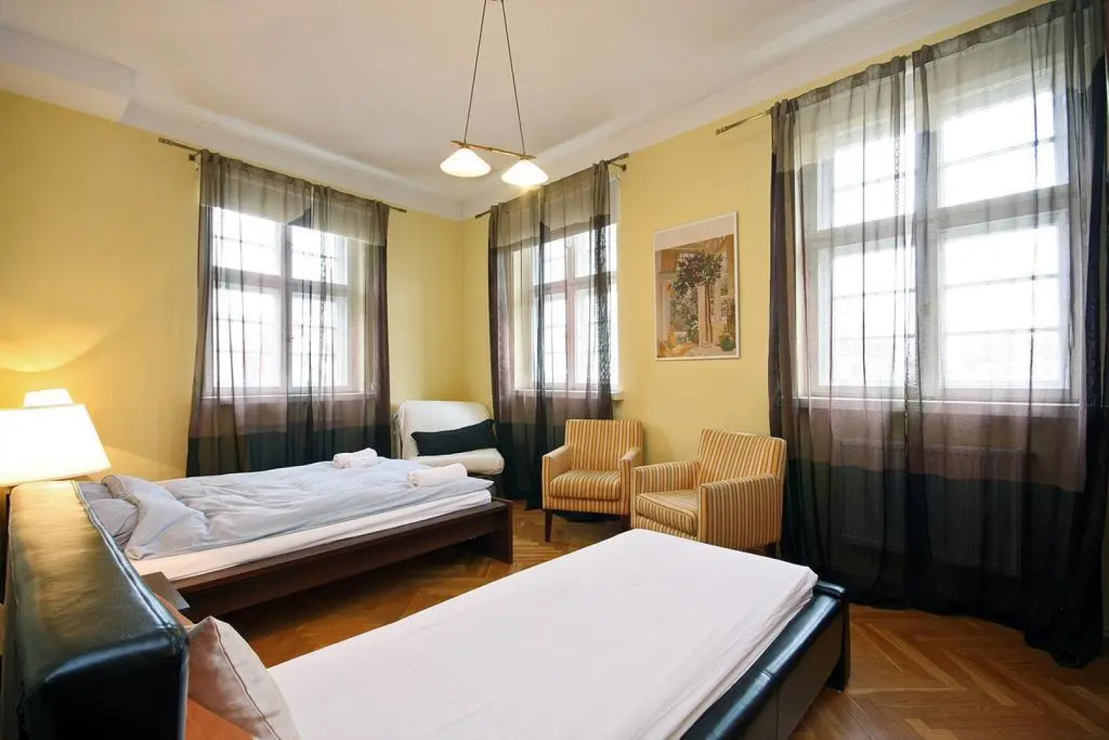 24W Apartments Rynek