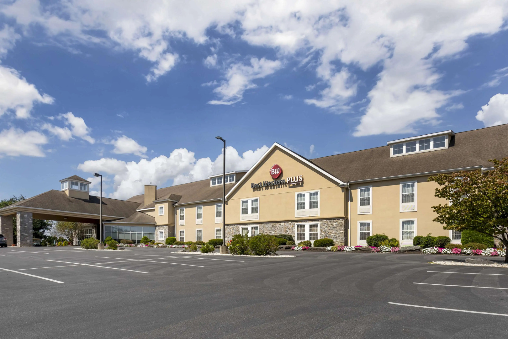 Best Western Plus Revere Inn & Suites
