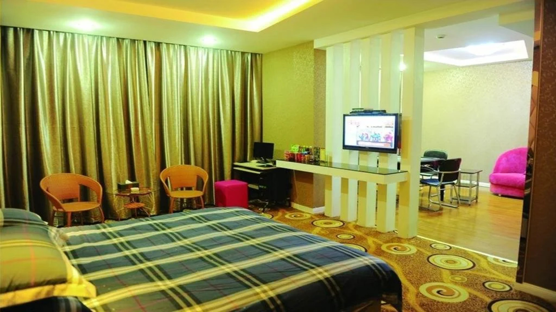 Dongyang Z Business Hotel