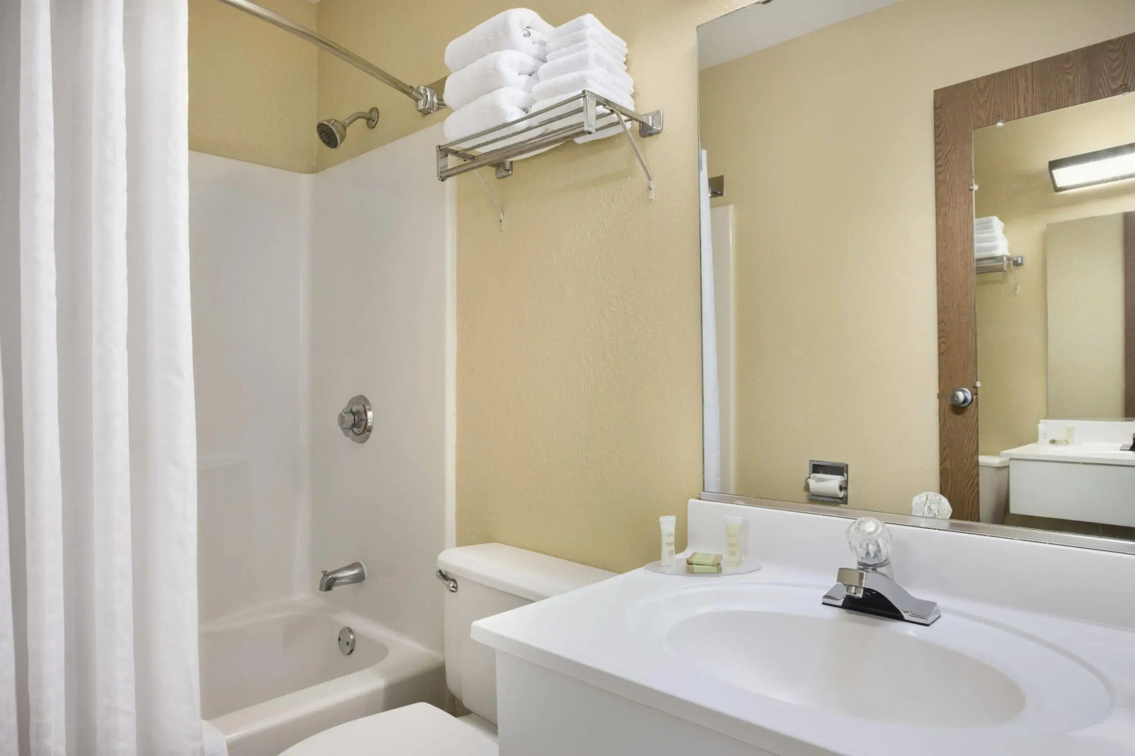 Super 8 by Wyndham Alton