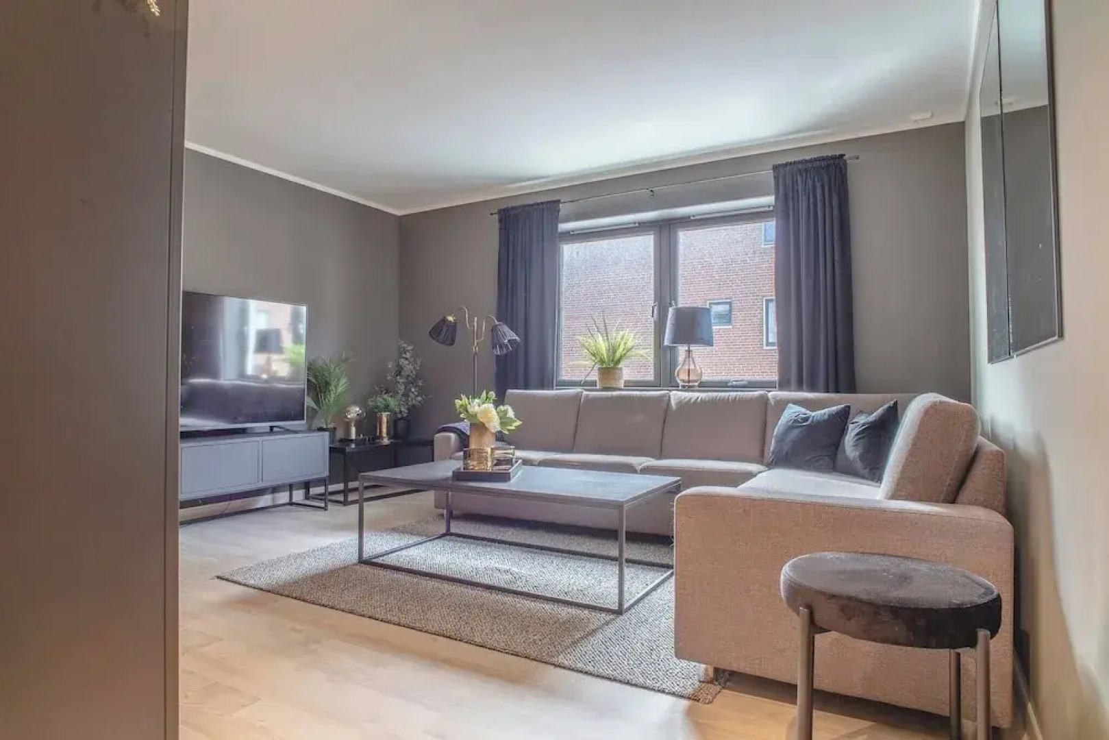 Cozy Ålesund Apartment With Private Entrance & Free Parking