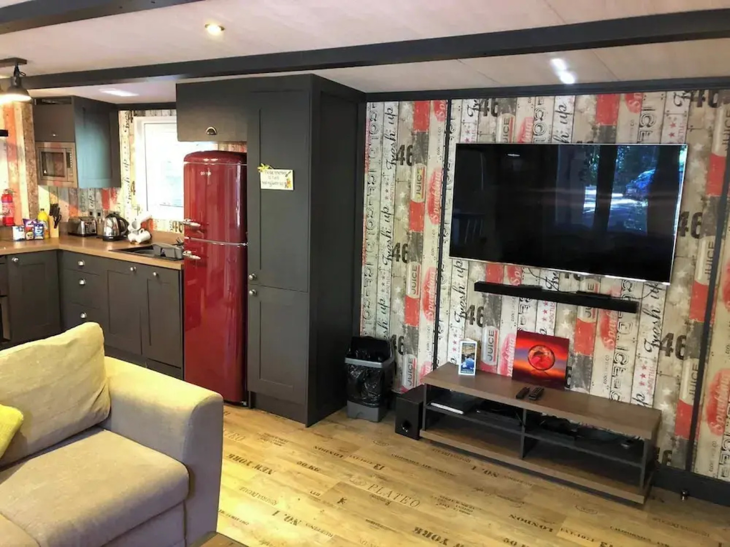 Pet Friendly Lodge - Sleeps 6