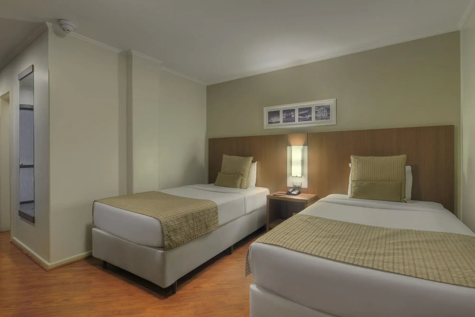 Hotel Deville Curitiba