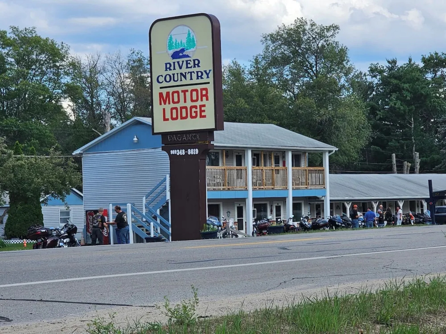 River Country Motor Lodge