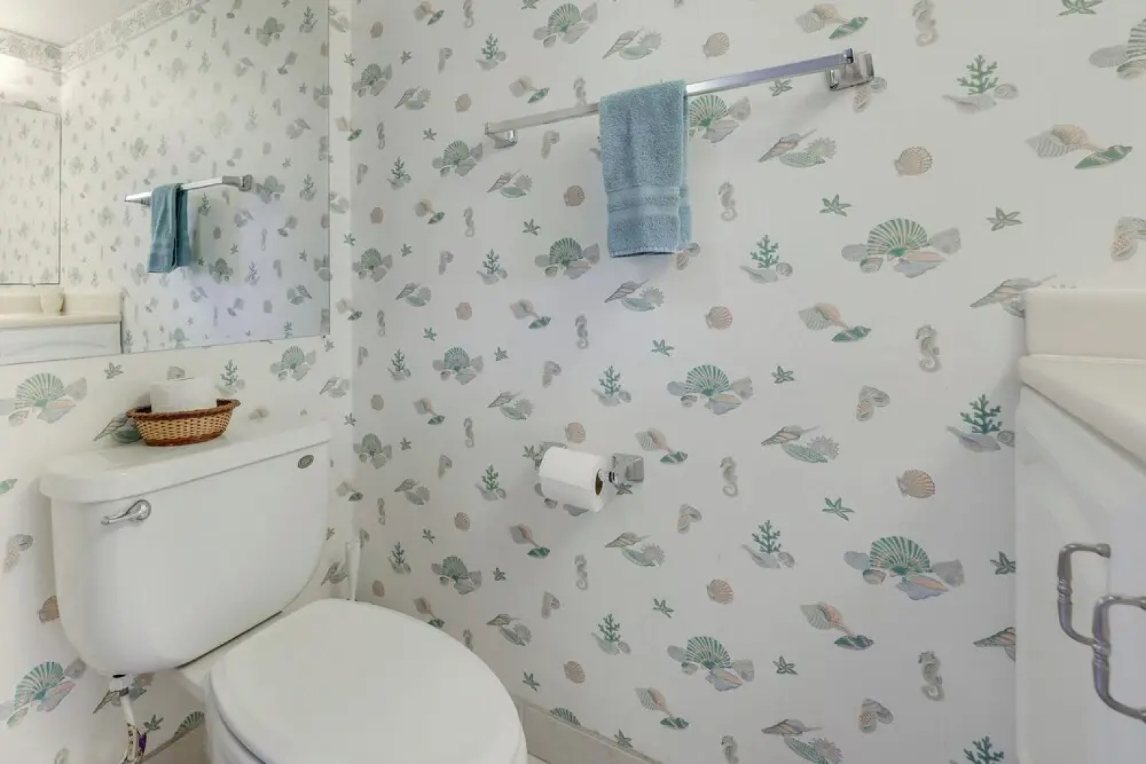 Riverfront Weleka Condo w/ Dock & Pool Access