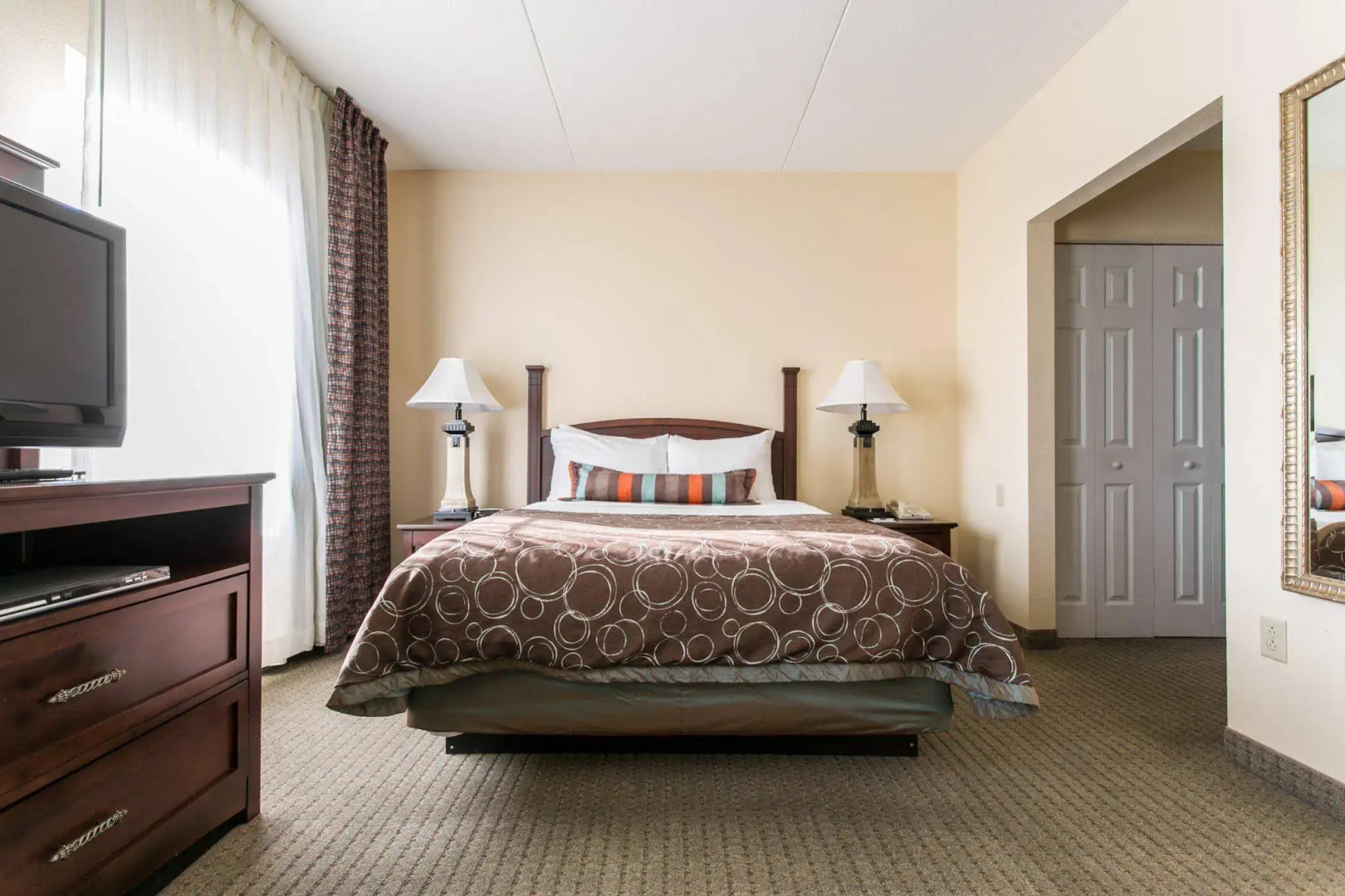 Staybridge Suites Chattanooga at Hamilton Place by IHG