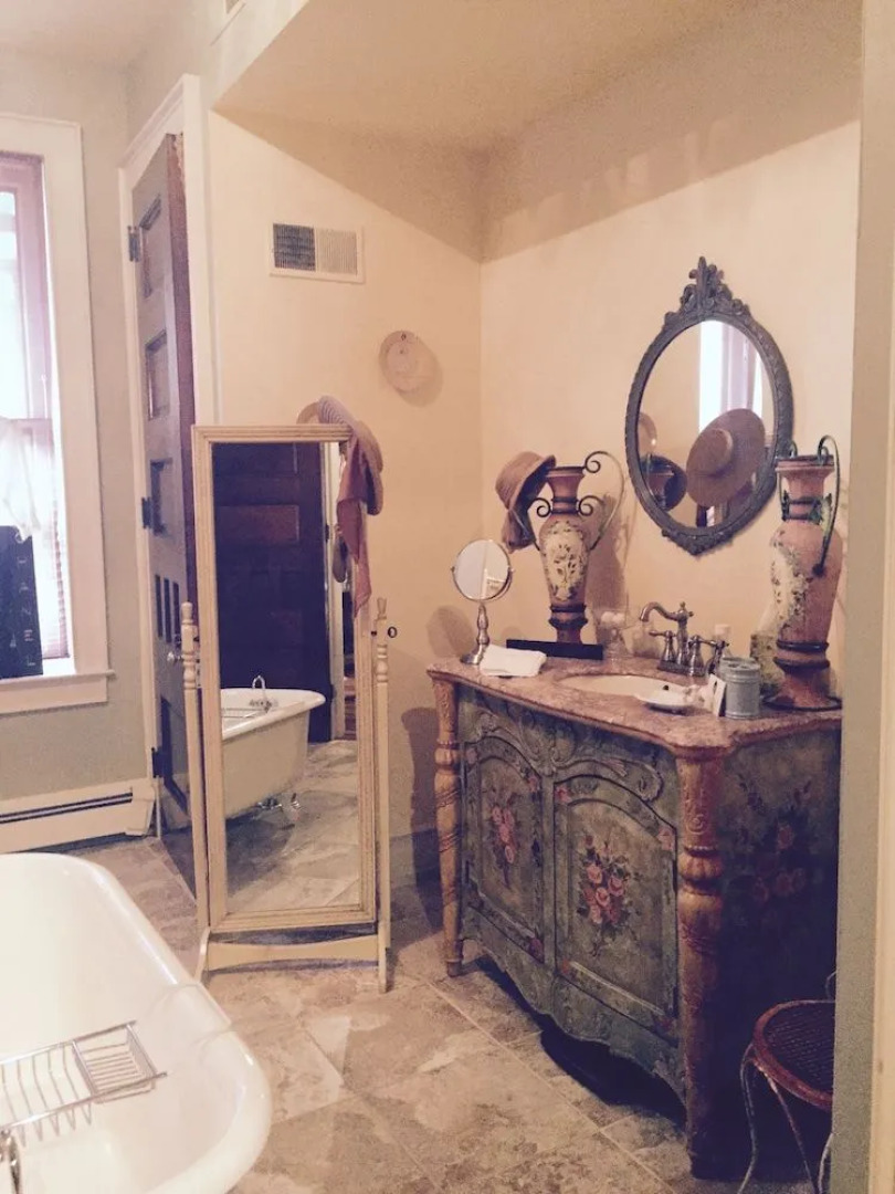 Grace Manor Bed and Breakfast