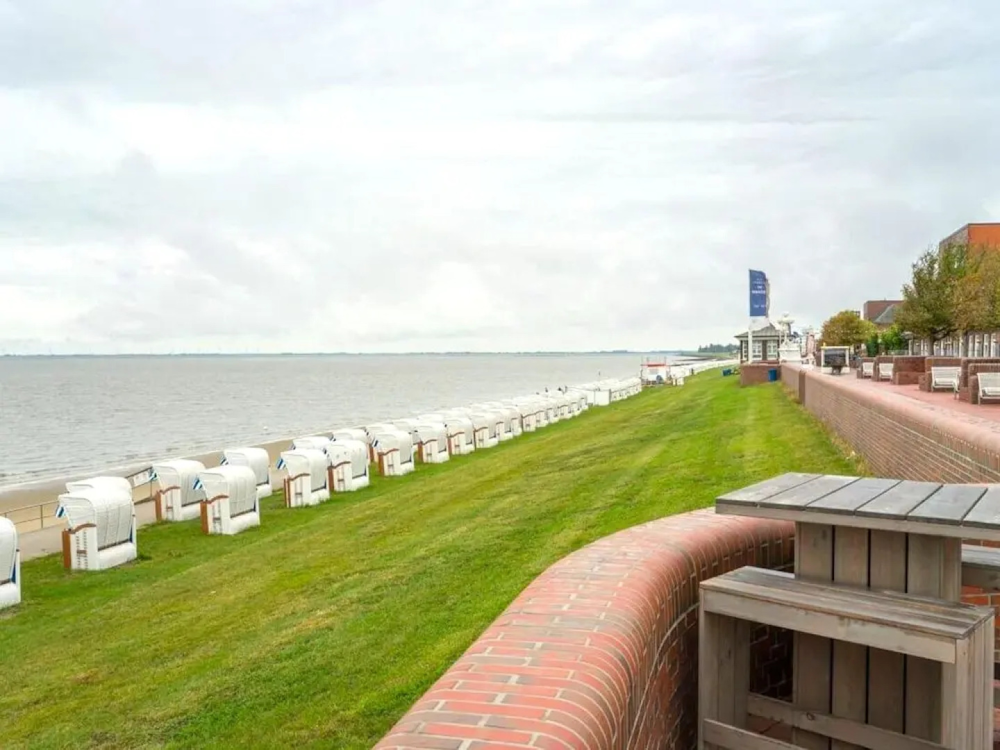 Stylish Apartment With Balcony