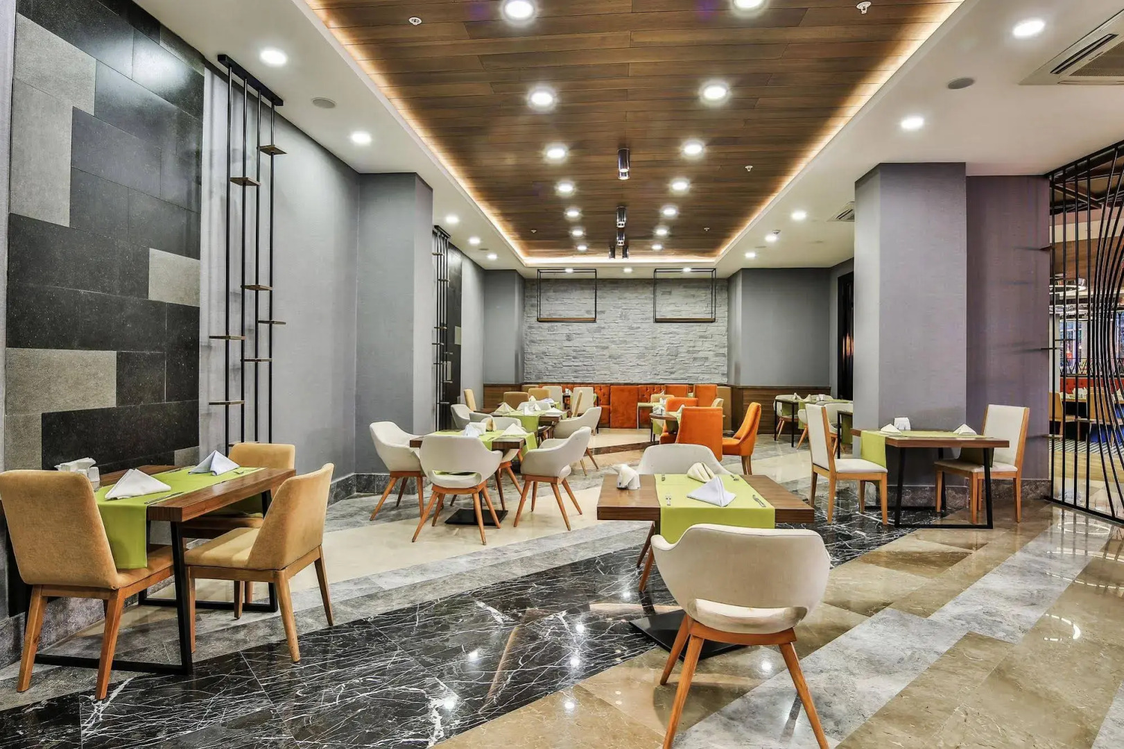 Saturn Palace Resort 