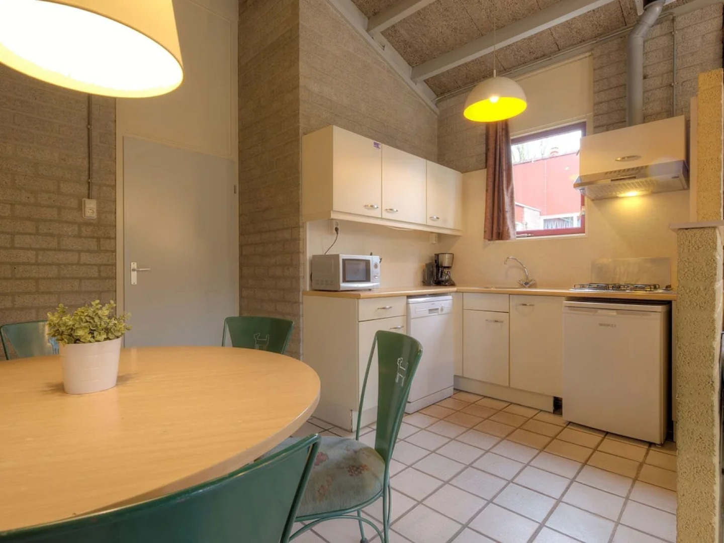 Well Furnished Bungalow With Microwave Near a Nature Reserve