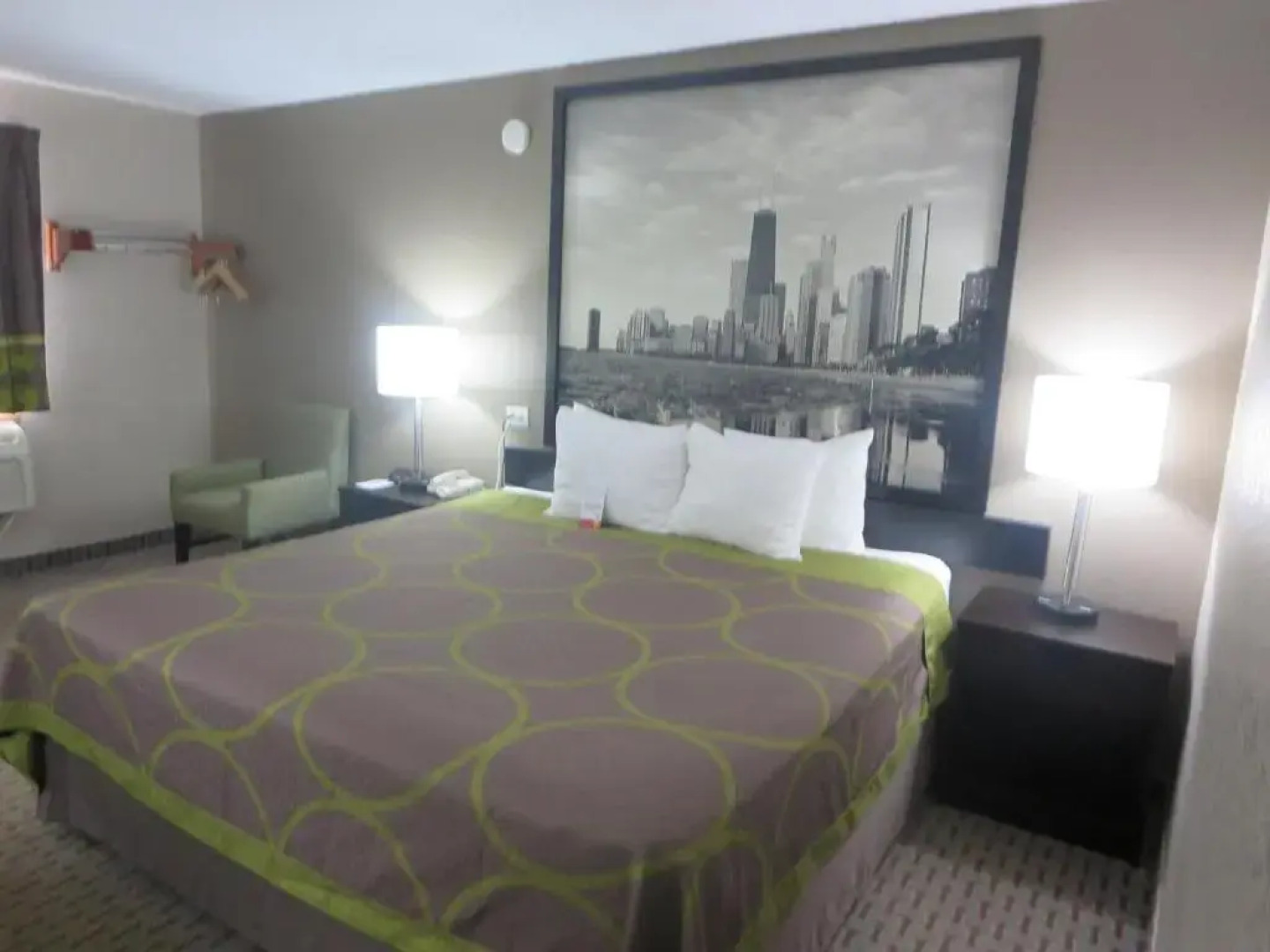 Super 8 Mundelein/Libertyville Area