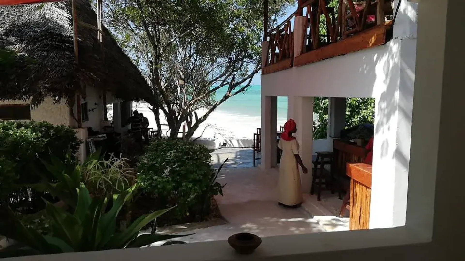 Red Monkey Beach Lodge